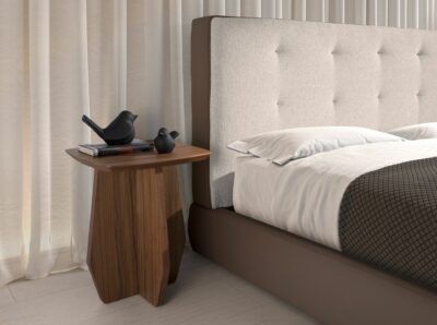 LIT REMBOURRÉ EN TISSU MARRON ET ÉCO-CUIR MARRON AVEC REVÊTEMENT BLANC CASSÉ – Image 5