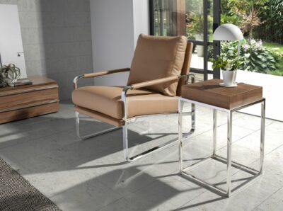 Fauteuil en similicuir taupe – Image 5
